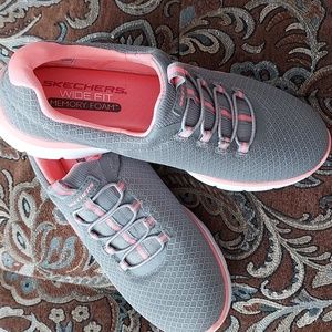 Ladies Skechers Summit Wide Fit Memory Foam Size 7 EUC